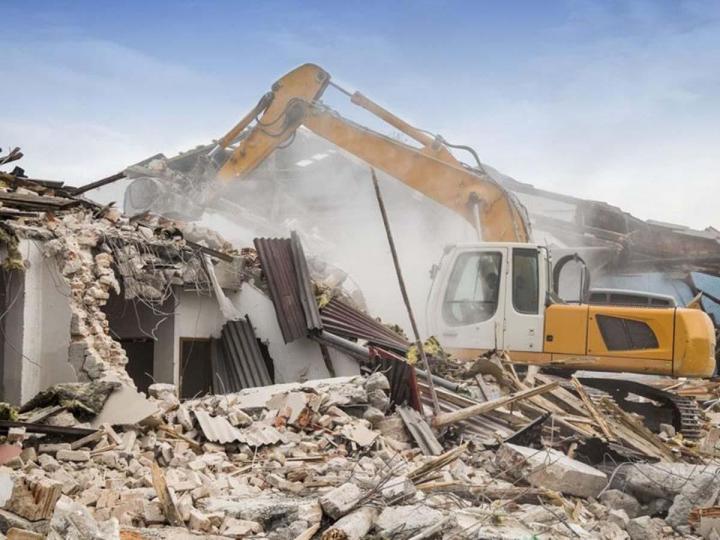 Une démolition sûre, efficace et conforme à la réglementation.